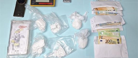 Droga i novac pronađeni kod dilera