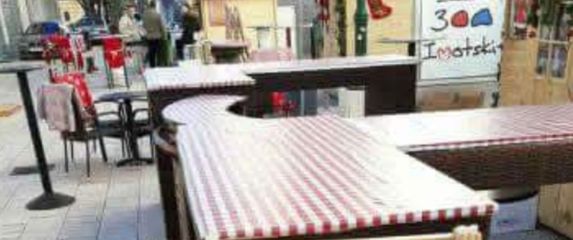 Natpis ispred restorana u Imotskom