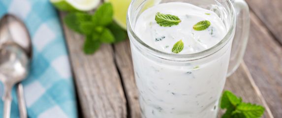 Umak od jogurta i metvice