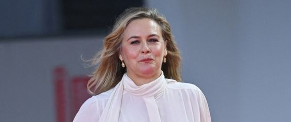 Alicia Silverstone - 2