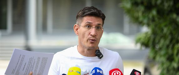 Konferencija za medije Zvonimira Troskota - 2