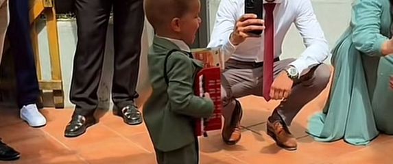 Dječak s harmonikom