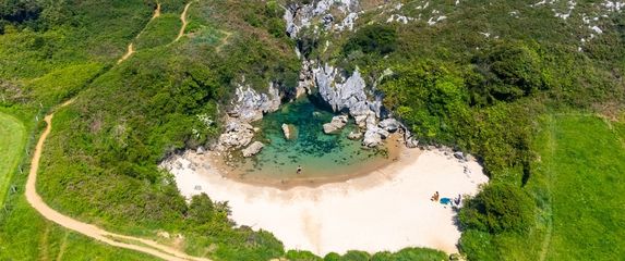Playa de Gulpiyuri