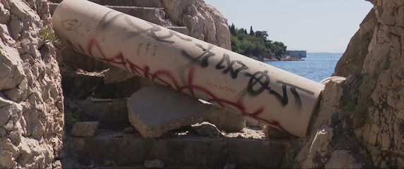 Urušeni balkon u Rijeci