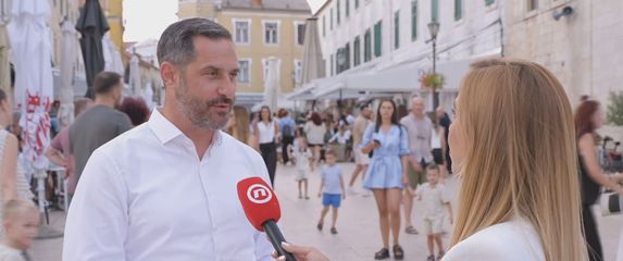 Dina Ćevid i Tonči Glavina - 1