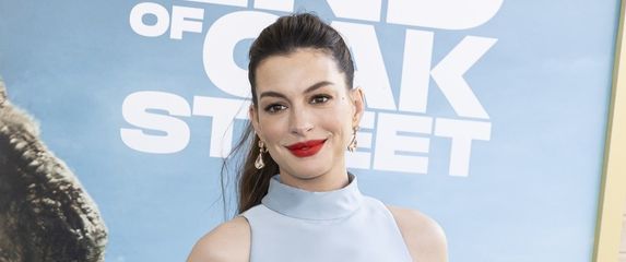 Anne Hathaway