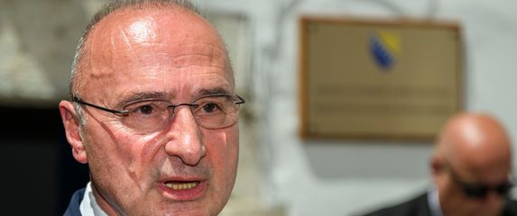 Gordan Grlić Radman