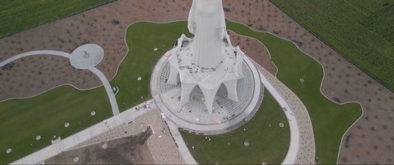 Posvećen monumentalni kip Djevice Marije u Poljskoj