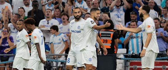Amine Gouiri slavi pogodak s igračima Marseillea