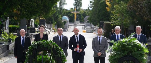 Izaslanstvo Vlade na Mirogoju