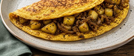 Omlet punjen krumpirom i lukom