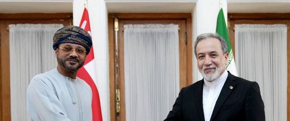 Abbas Araghchi i Sayyid Badr al-Busaidi