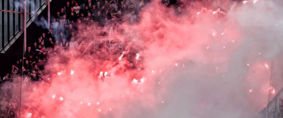 Vatromet Feyenoordovih navijača kod Cambuura