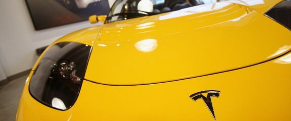 Teslin prvi električni automobil Roadster sljedeći tjedan dobiva nadogradnju!