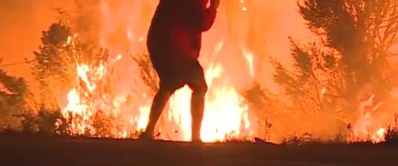 U okrugu Ventura najmanje 50 tisuća ljudi je dobilo uputu da napusti domove (FOTO: Screenshot)