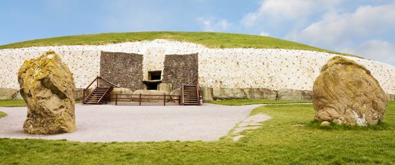Newgrange u Irskoj jedan je od najstarijih neolitskih spomenika u Irskoj (Foto: Guliver/Thinkstock)