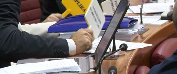 Novi saborski Poslovnik (Foto: Dnevnik.hr) - 1