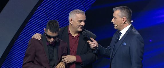 Denis Barta i njegov otac (Foto: Supertalent) - 3