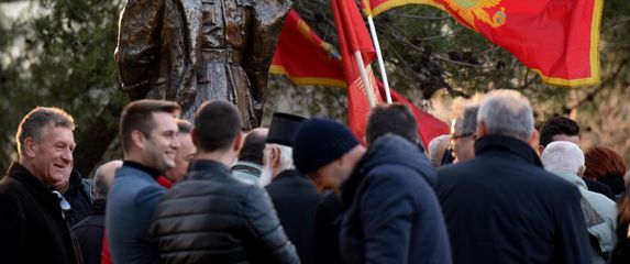 Otkrivanje spomenika Josipu Brozu Titu u Podgorici (Foto: AFP) - 5