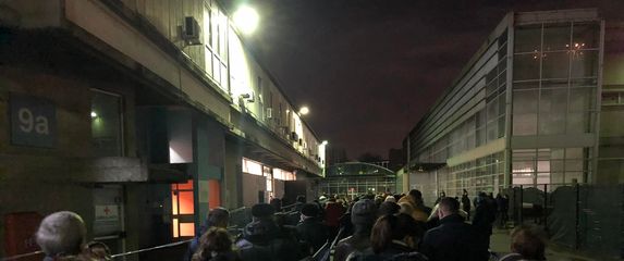 Gužve na Velesajmu za cijepljenje