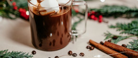 Vruća čokolada s kavom