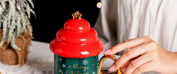 Božićna šalica s poklopcem