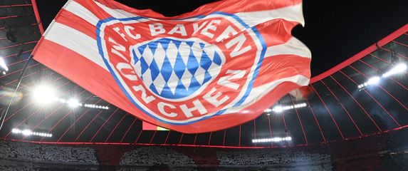 Zastava Bayerna na stadionu
