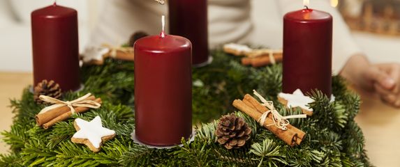 Treća adventska svijeća