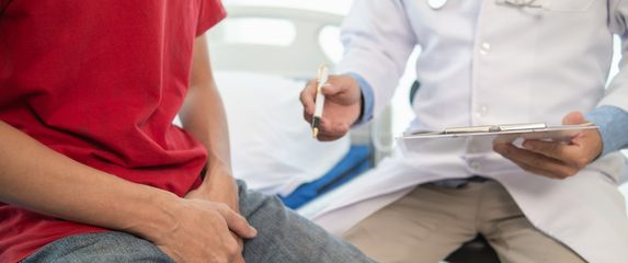 Muškarac na pregledu kod liječnika, ilustracija