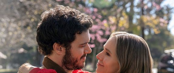 Kristen Bell i Adam Brody u seriji Nitko to ne želi