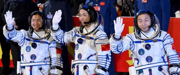 Kineski astronauti Cai Xuzhe, Song Lingdong i Wang Haoze