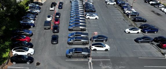 Parkirani Cybertruckovi