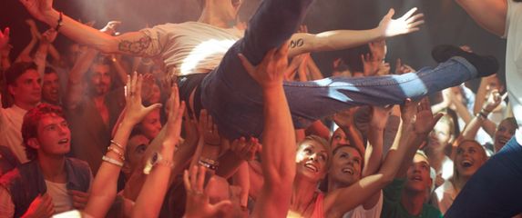 Fanovi na glazbenom festivalu, ilustracija