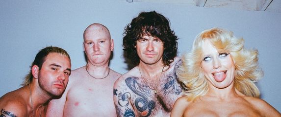 Amyl and The Sniffers