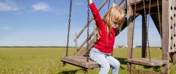 Dijete na ljuljački