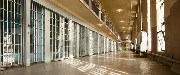 Zatvorske ćelije i hodnici