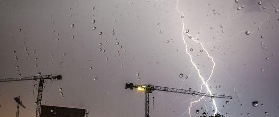 Grmljavinsko nevrijeme; Ilustracija