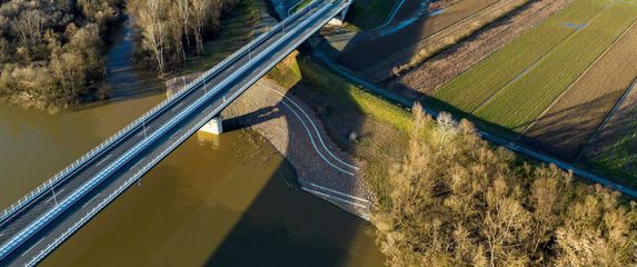 Radovi na mostu kod Stare Gradiške