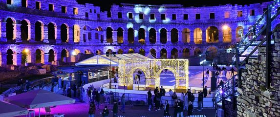 Otvoreno klizalište u pulskoj Areni 2025. - 3