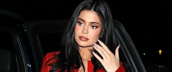 Kylie Jenner - 3