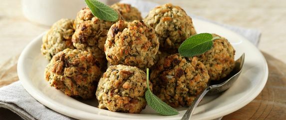 Nadjev od kadulje i luka