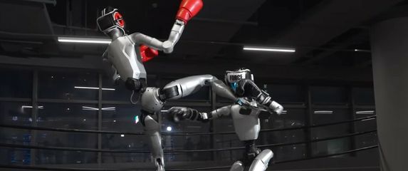 Unitreejevi roboti H2 i G1 u klinču