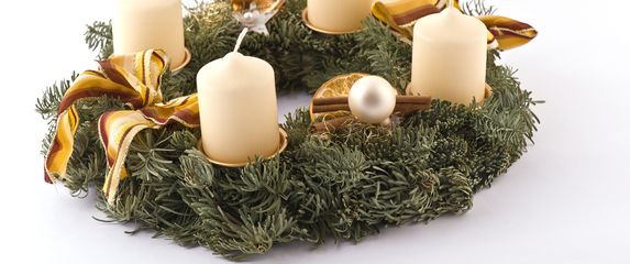 Kako se piše: Došašće ili došašće