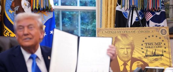 Donald Trump predstavio zlatnu kartu