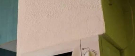 Bizarni način montaže mikrovalne pećnice