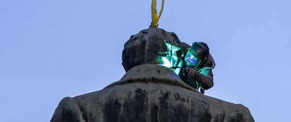 Obnova spomenika Titu - 2