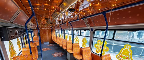 Osječki božićni tramvaj