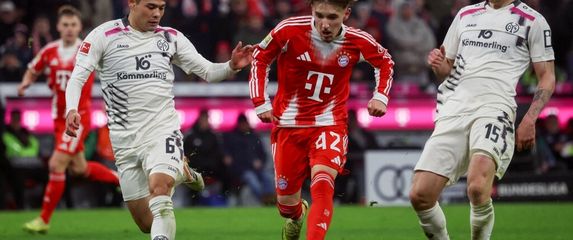 Lennart Karl, Lennard Maloney i Kaishu Sano