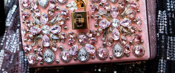 Glamurozna torbica bit će sjajan poklon za prijateljicu koja obožava ovaj modni dodatak