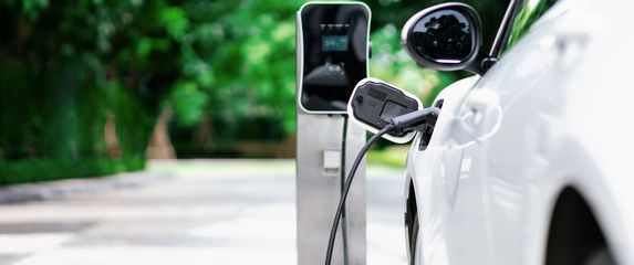 Ilustracija: električni automobil